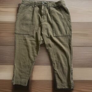 BDG Urban Outfitters Moss Green Capri Pants Size 2